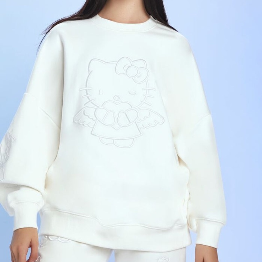 NWT ANGEL HELLO KITTY EMBROIDERED PULLOVER OVERSIZED SWEATER - Picture 2 of 9